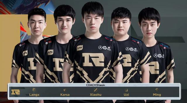 她成为了近 她成为了近