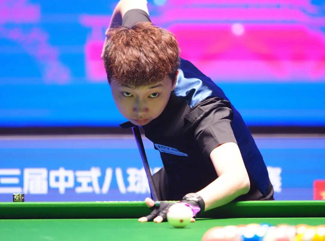 他在场上越 他在场上越