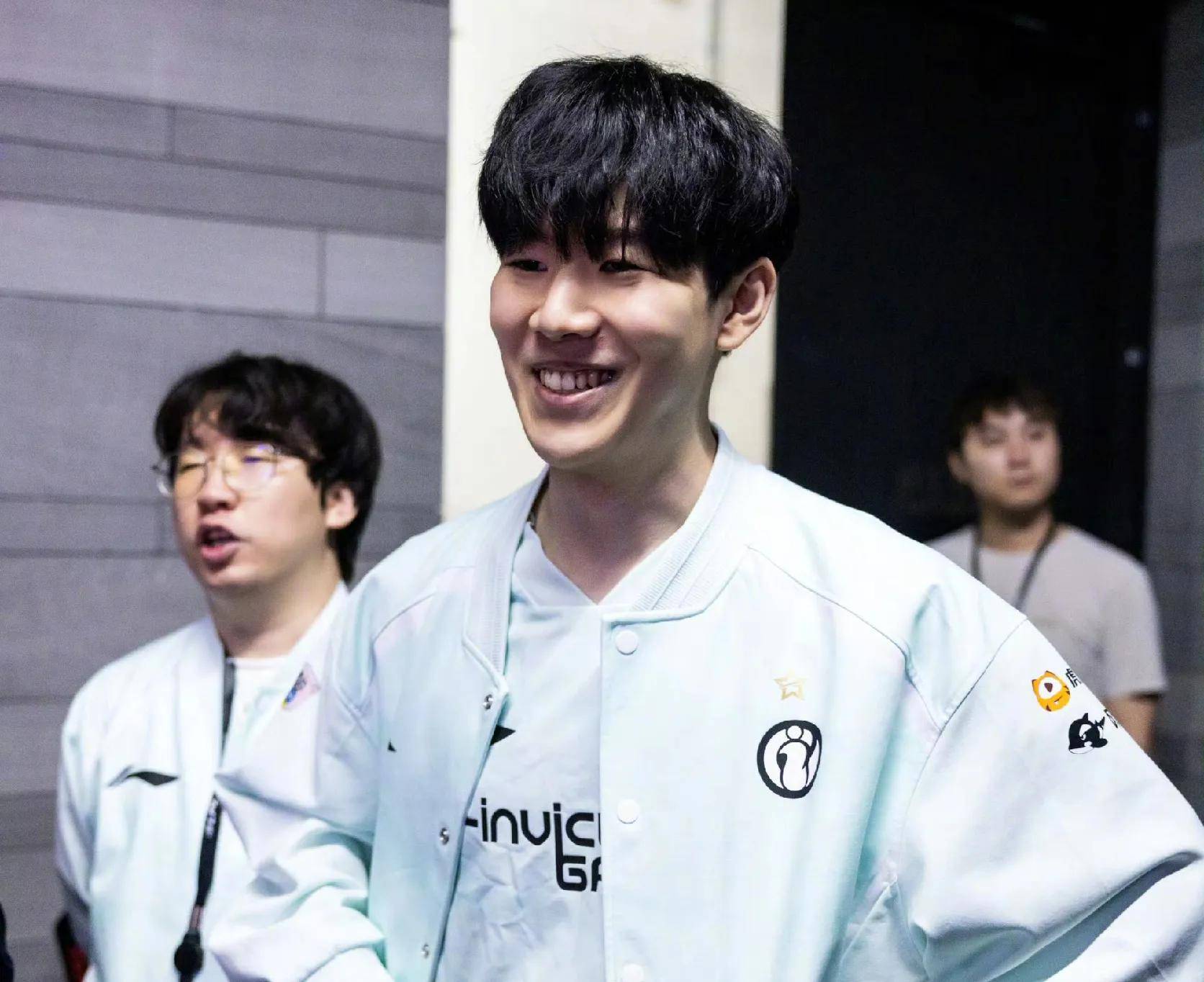 仅是对球员 仅是对球员