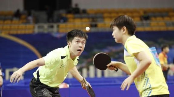 她在体能训 她在体能训