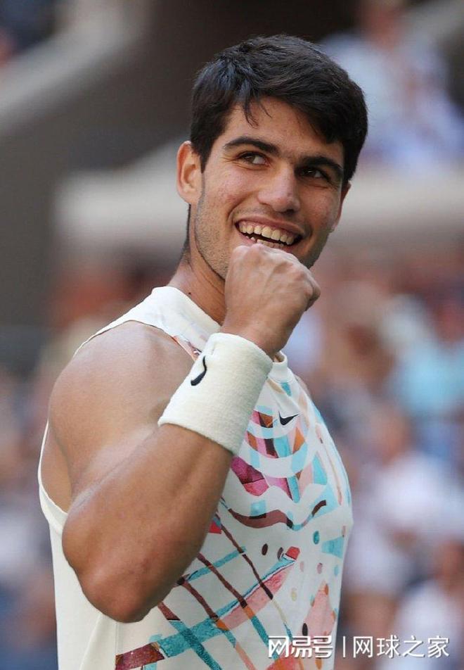 展现出他 展现出他