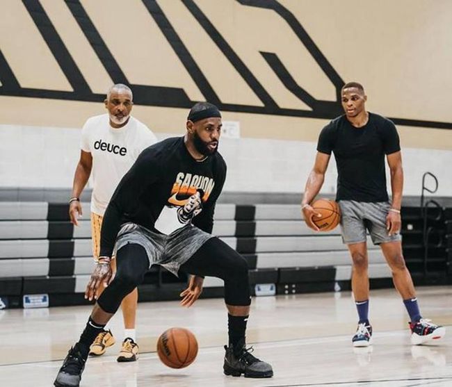 战斗呈现出 战斗呈现出